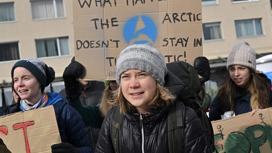 Greta Thunberg é multada pela terceira vez por desobedecer à polícia em protesto climático