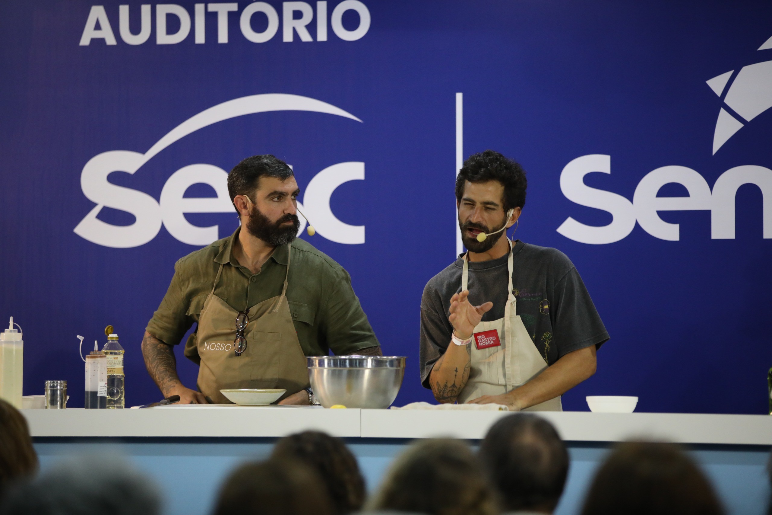 Bruno Katz e Kaywa Hilton abrem as aulas do Rio Gastronomia 2026 com mistura de Bahia e Coreia