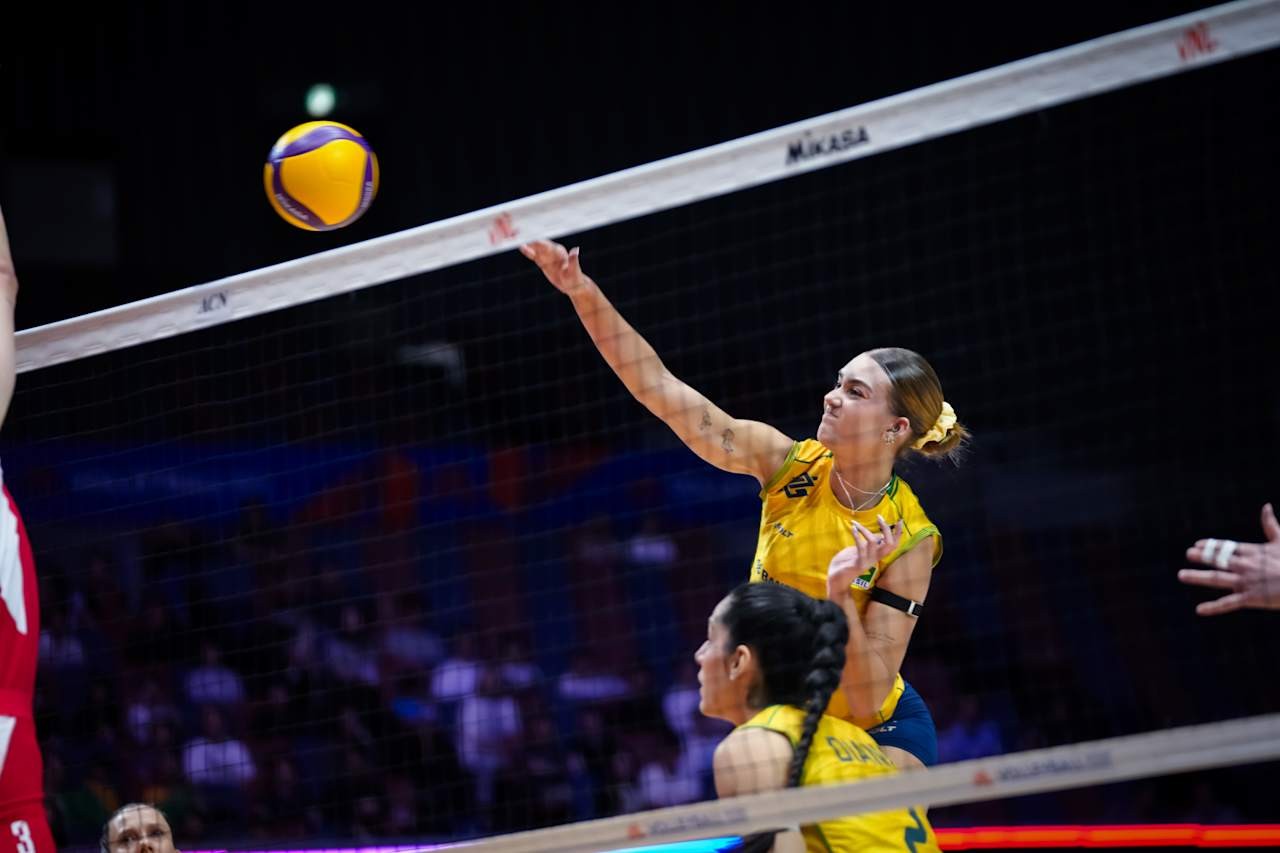 Brasil perde para Tailândia na VNL, mas avança à fase final
