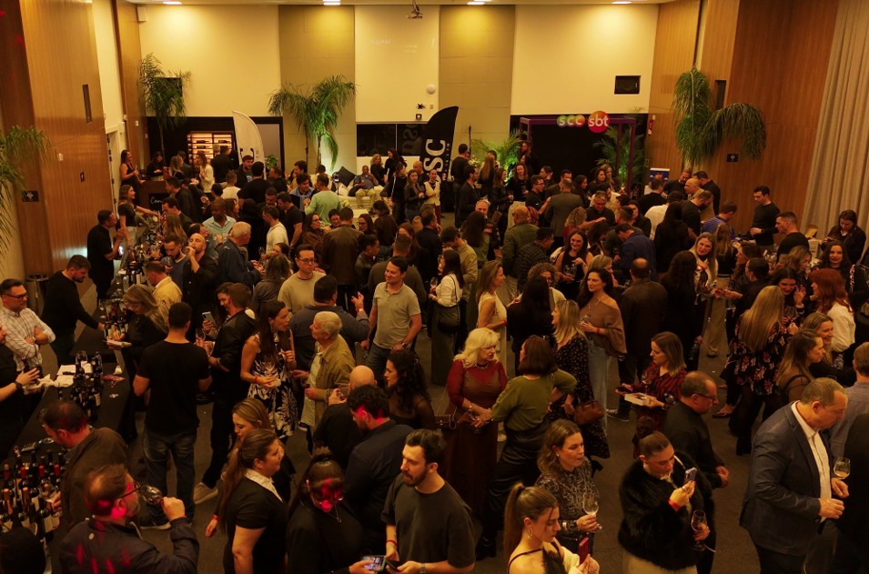 Square Wine Experience reúne cerca de 400 pessoas - QTU Questões do Universo