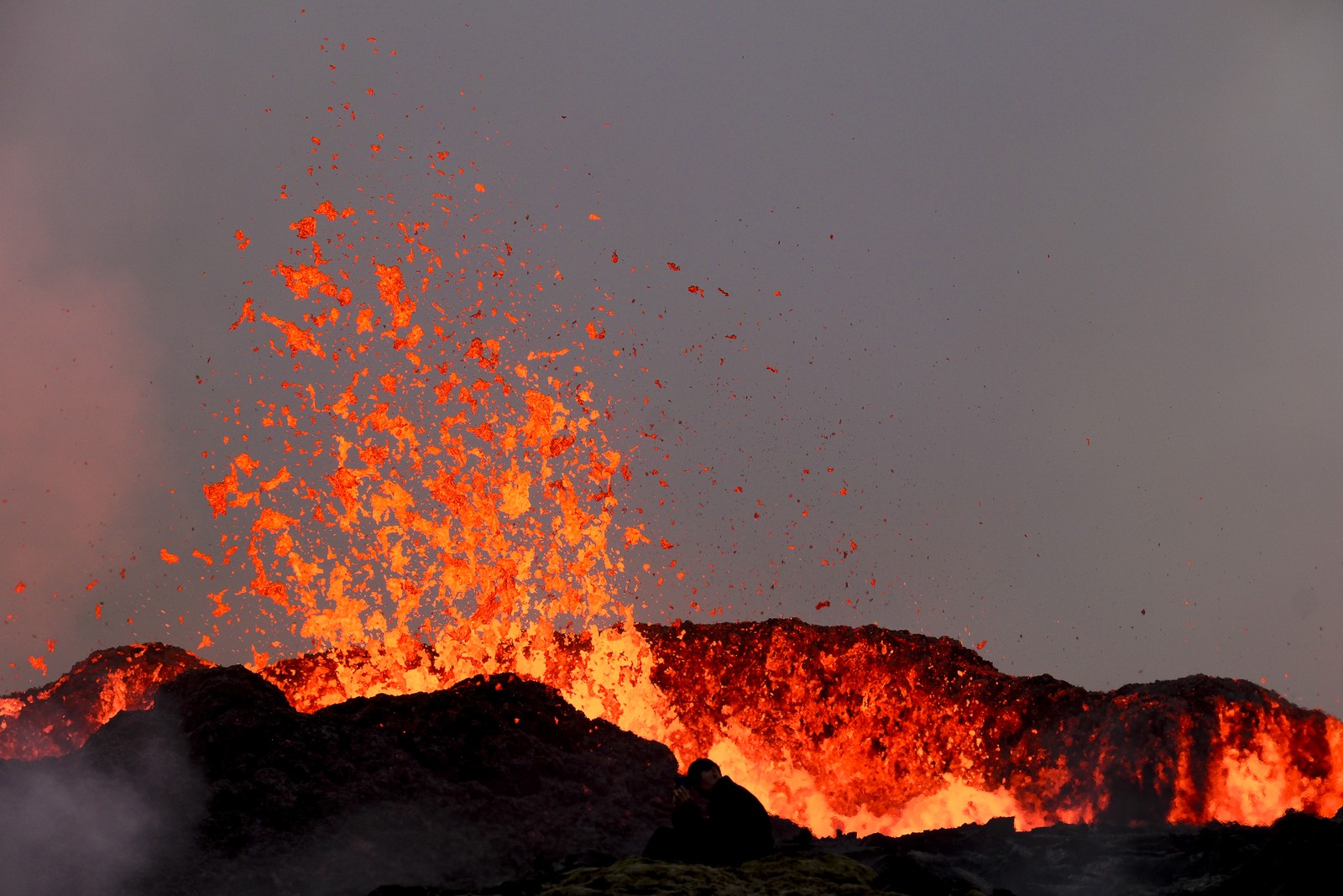Vulcão Etna: vídeo mostra momento da erupção na Sicília; assista