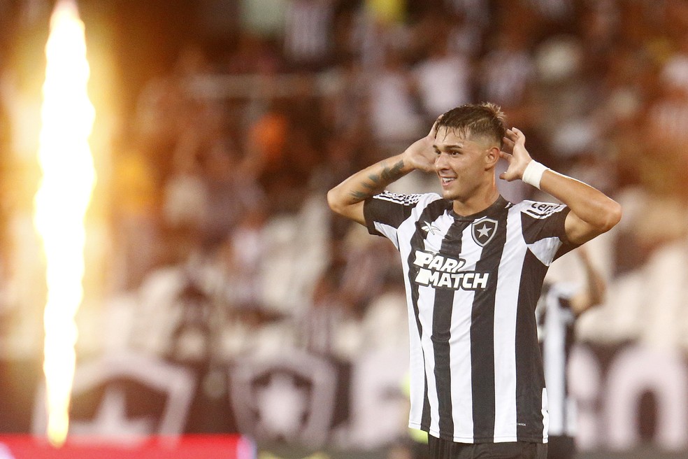 Mateo Ponte faz primeiro gol pelo Botafogo e decreta vitória sobre Atlético-GO — Foto: Vitor Silva/Botafogo