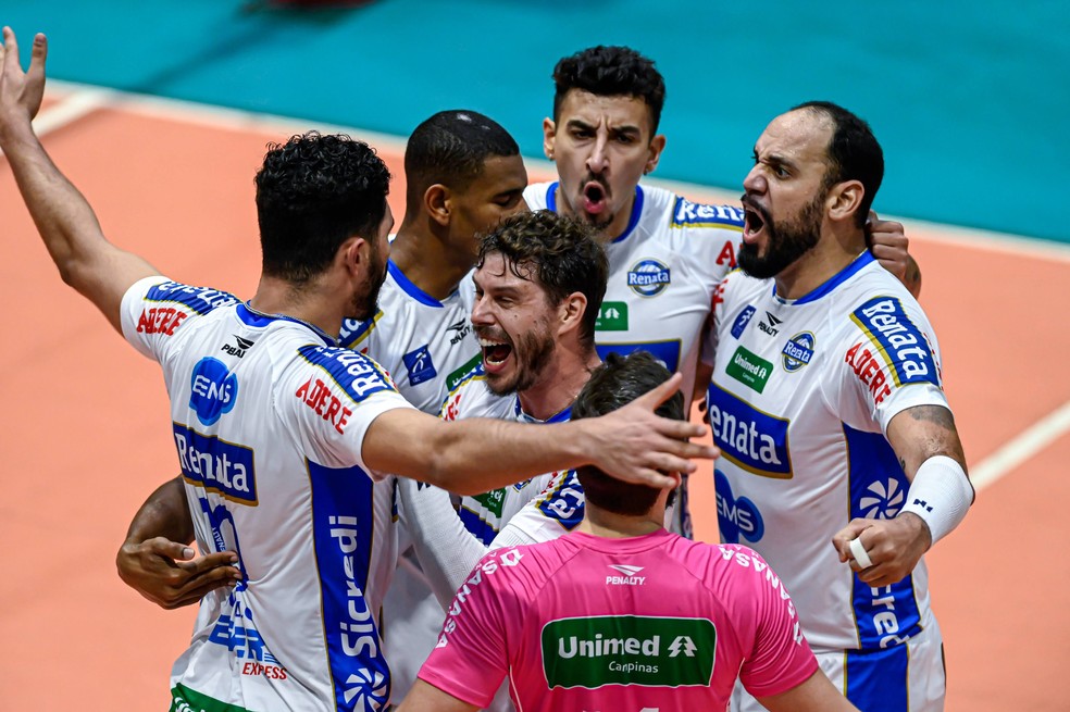 Bruninho comemora ponto com o Vôlei Renata/Campinas, na sua volta ao Brasil — Foto: Pedro Teixeira/Vôlei Renata
