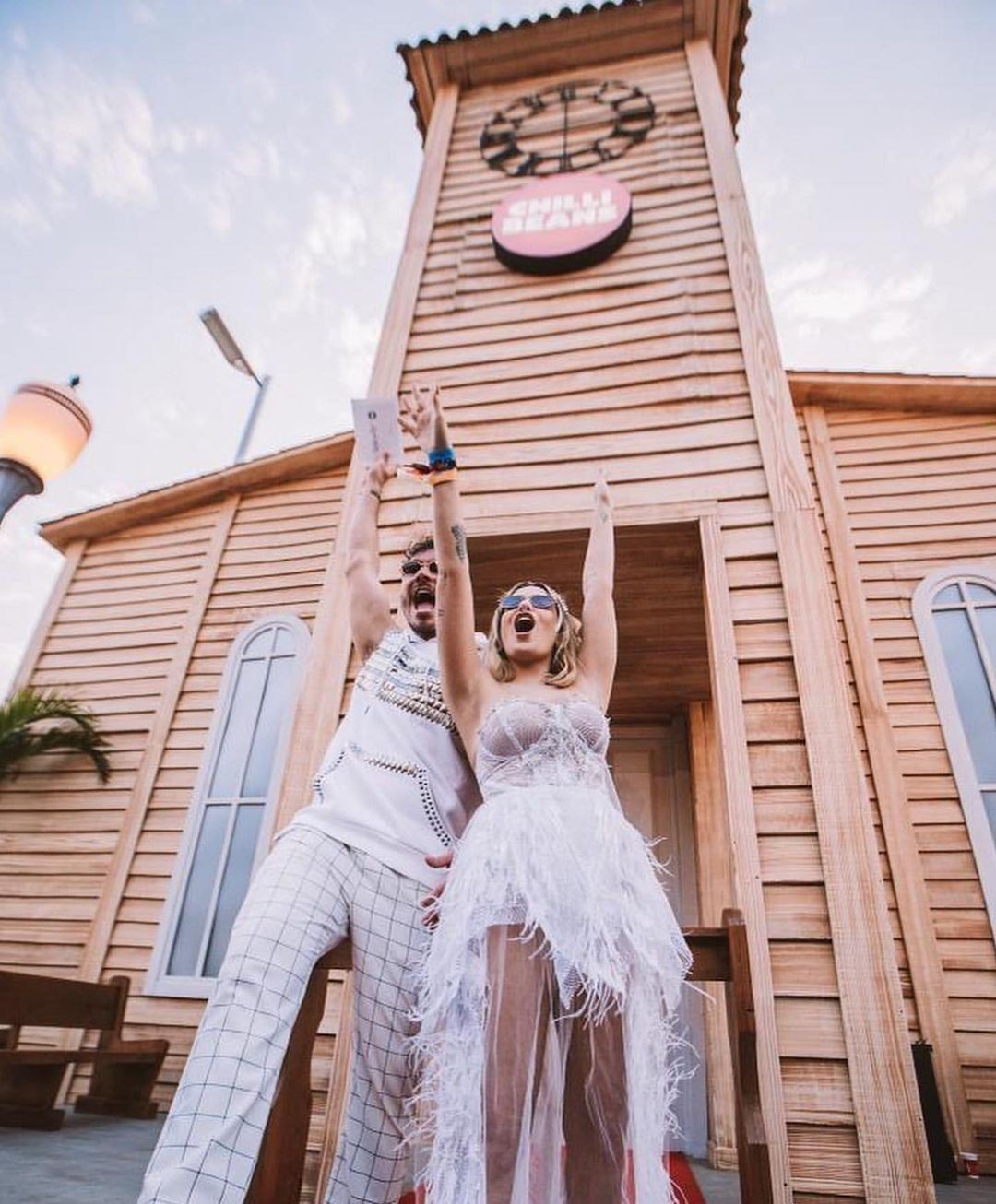 No Rock in Rio, os dois fizeram uma cerimônia de "casamento" — Foto: Reprodução/Instagram