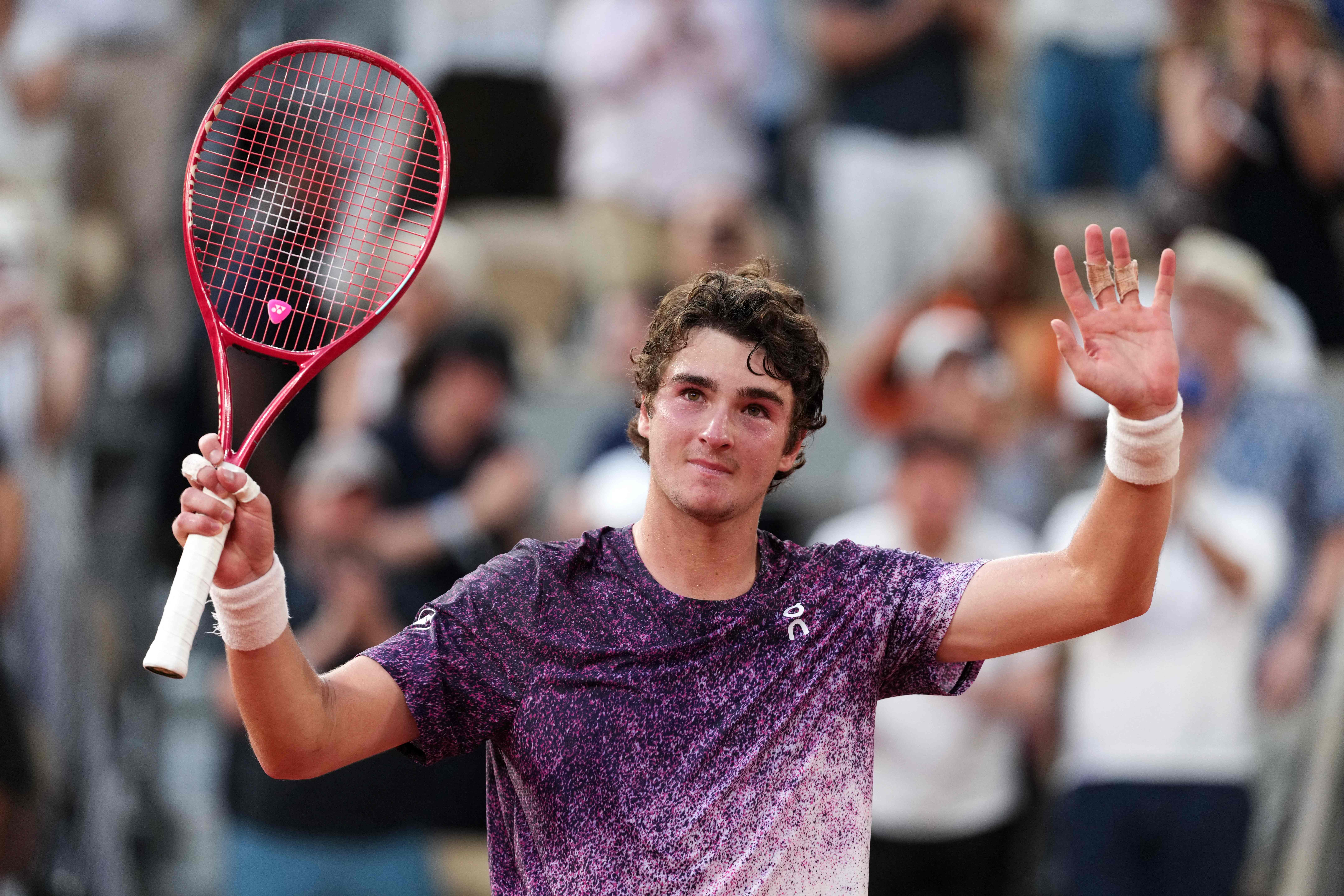 João Fonseca desafia Casper Ruud em busca de vaga nas quartas de Roland Garros