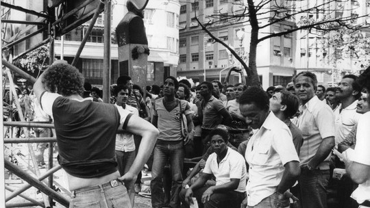 Quer curtir uma fossa? Fotos resgatam tristeza após derrotas da seleção em Copas do Mundo no passado Quer curtir uma fossa? Fotos resgatam tristeza após derrotas da seleção em Copas do Mundo no passado