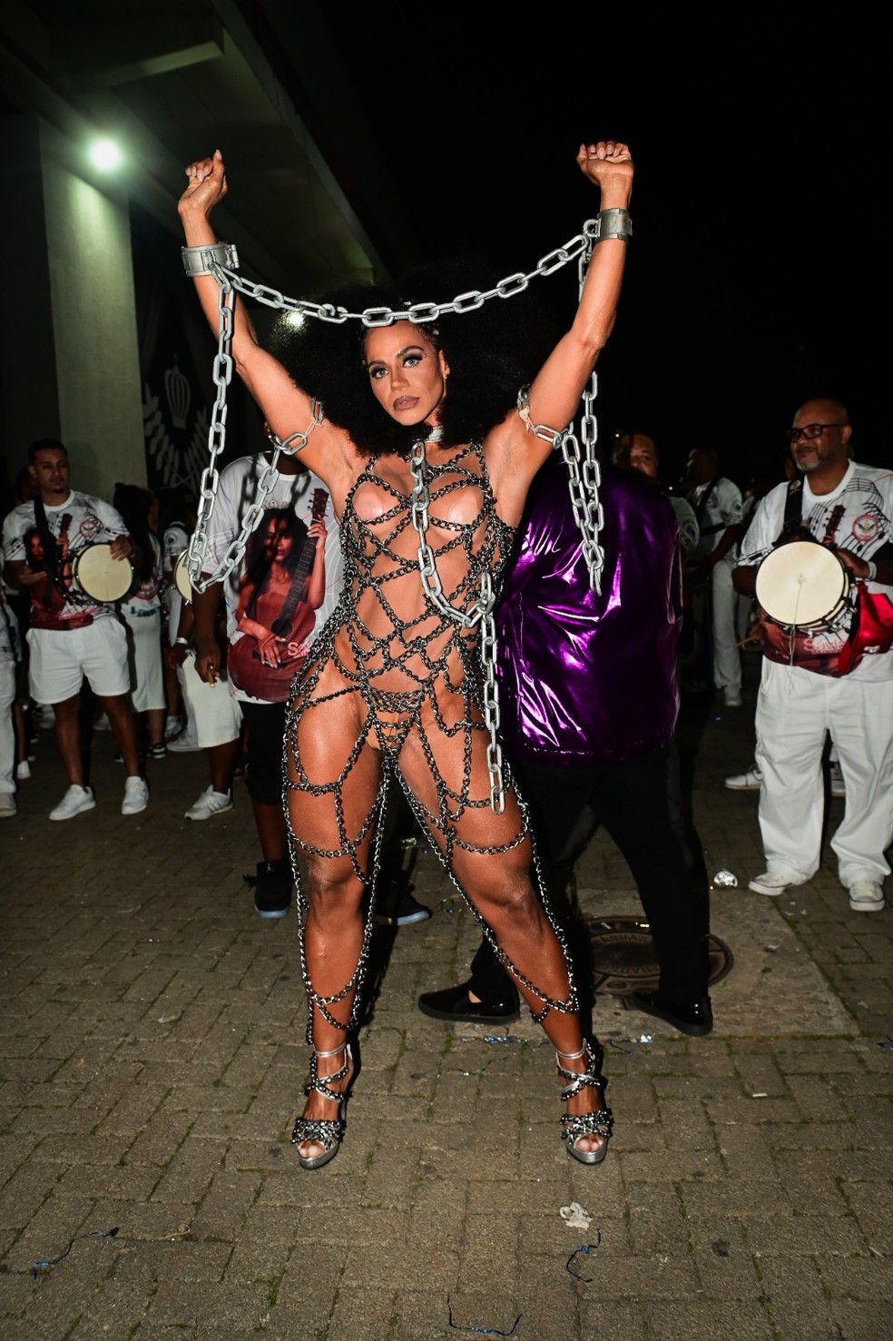 Savia David surprised with a symbolic costume and a physical challenge at Carnival — Photo: Divulgação Deivid Maldonado