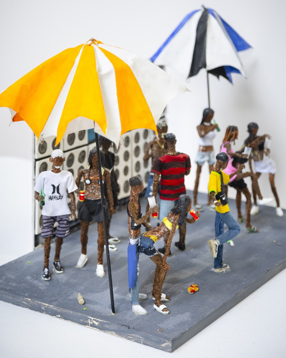 O baile funk de Juan Pablo, um dos destaques da exposição "Festas, sambas e outros carnavais", no Museu do Pontal — Foto: Leo Martins/Agência O GLOBO