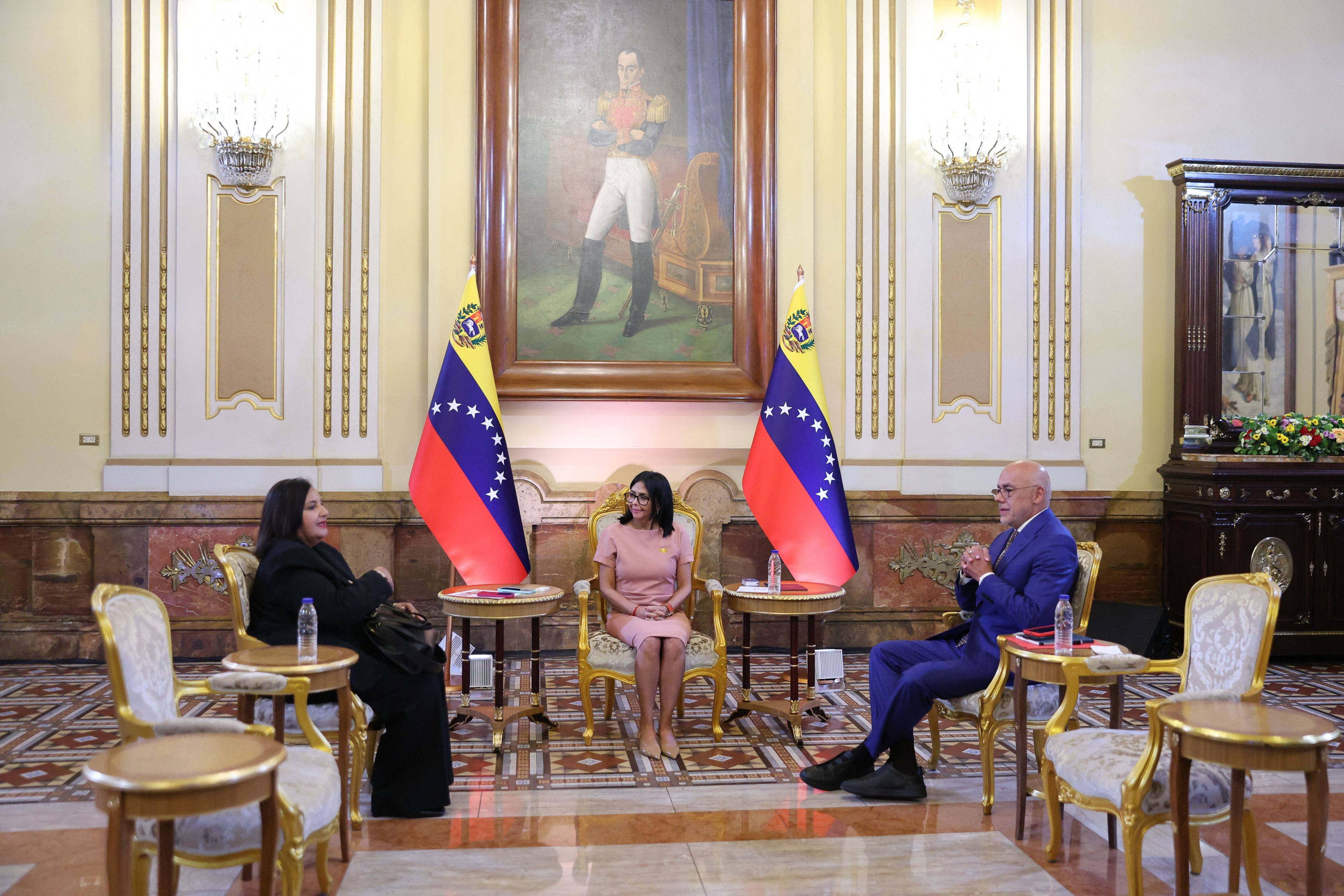 Presidente da Venezuela, Delcy Rodríguez se reúne com representante da oposição