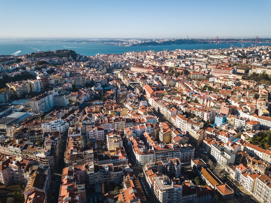 Brasileiros abrem 65% dos novos negócios em Portugal