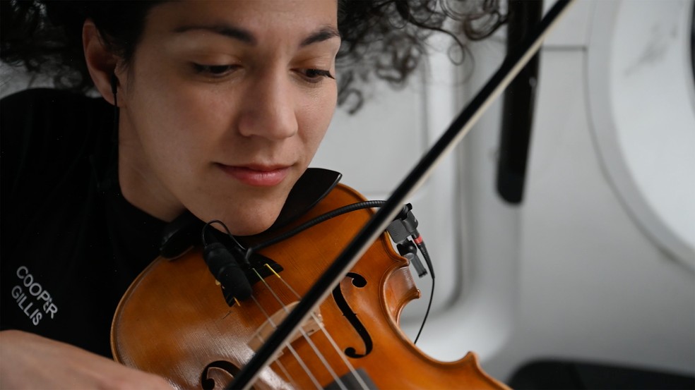Violino no espaço — Foto: Reprodução