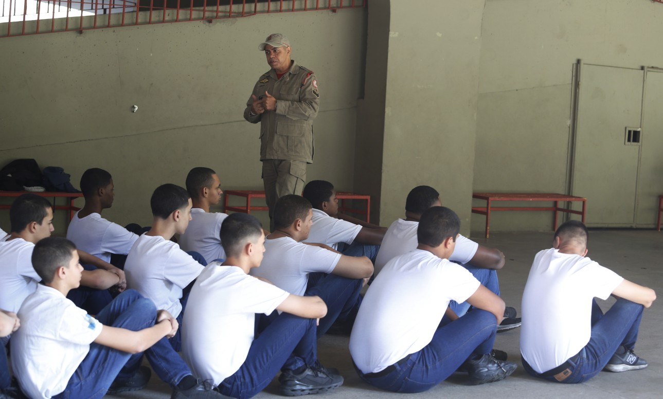Decisão de Gilmar impôs limites razoáveis a escolas cívico-militares