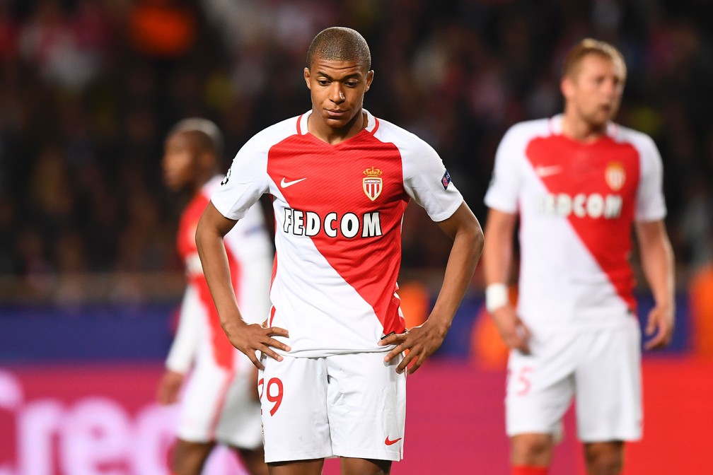 Mbappé pelo Monaco — Foto: AFP PHOTO / FRANCK FIFE