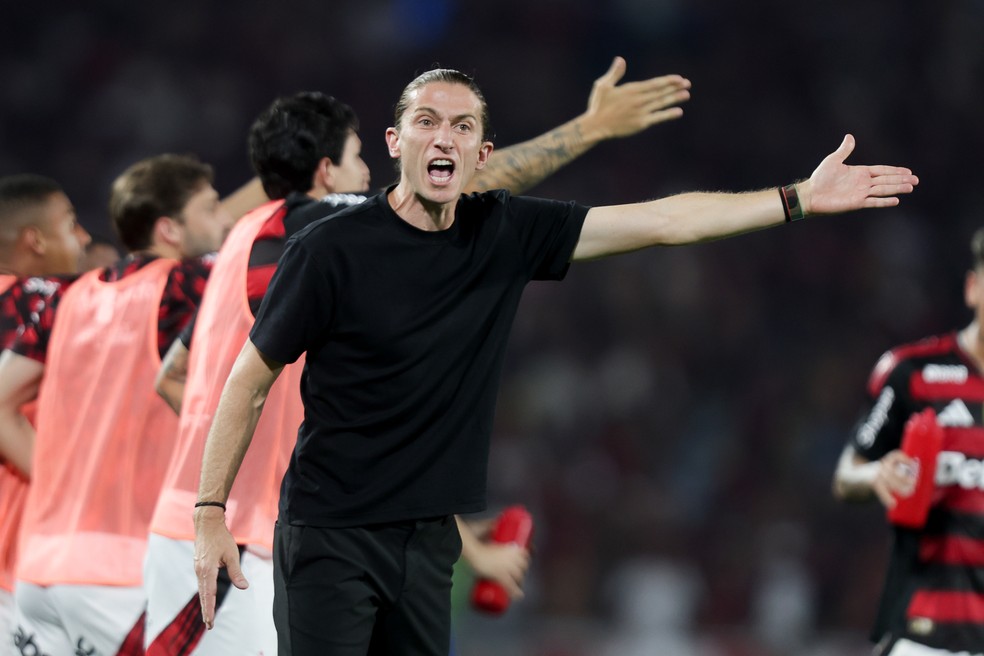Filipe Luís escalou equipe alternativa no empate do Flamengo em 1 a 1 com o Vasco — Foto: Gilvan de Souza/Flamengo