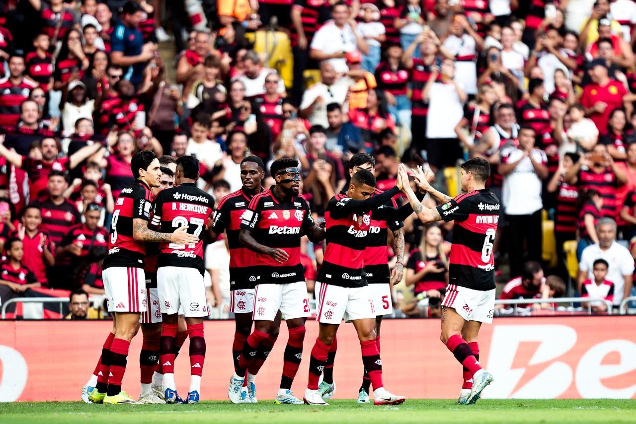 Análise: grande atuação coletiva fecha semana de bons resultados para o Flamengo e dá paz para pausa da Copa