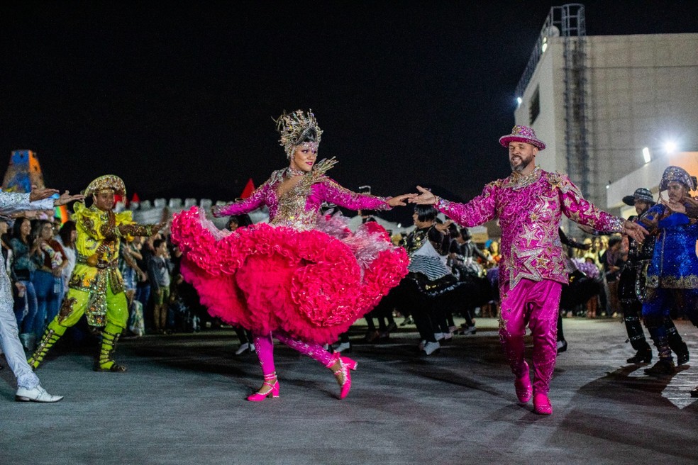 Dança típica do Arraiá do Amor no Américas Shopping — Foto: Divulgação