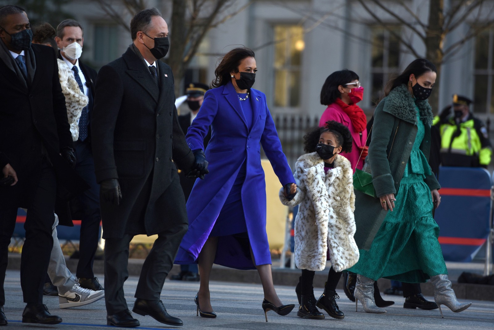 O vice-presidente dos EUA, Kamala Harris, dirige-se à Casa Branca após a posse em WashingtonREUTERS