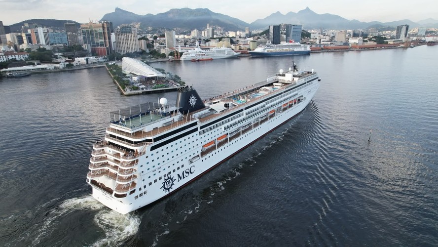 Navio se aproxima do Pier Mauá, na temporada passada: neste ano de 2026, os primeiros cruzeiros chegam ao Rio na próxima quinta-feira pela manhã