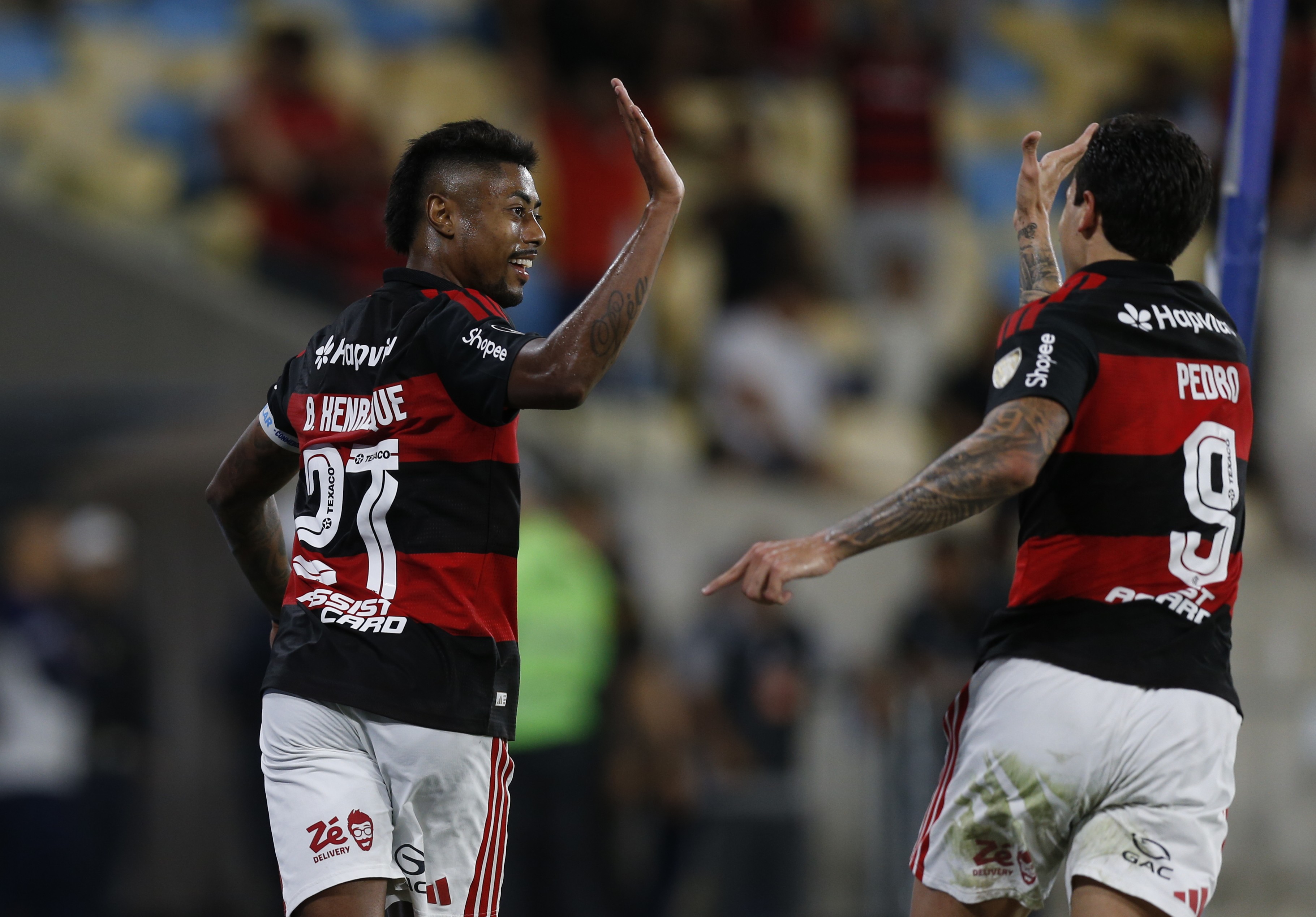 Análise: Flamengo precisa de dez minutos para abrir porteira e transformar melancolia em vitória elástica