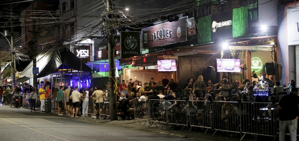 Baixo Vista Alegre: música ao vivo e caixas de som — Foto: Marcelo Theobald