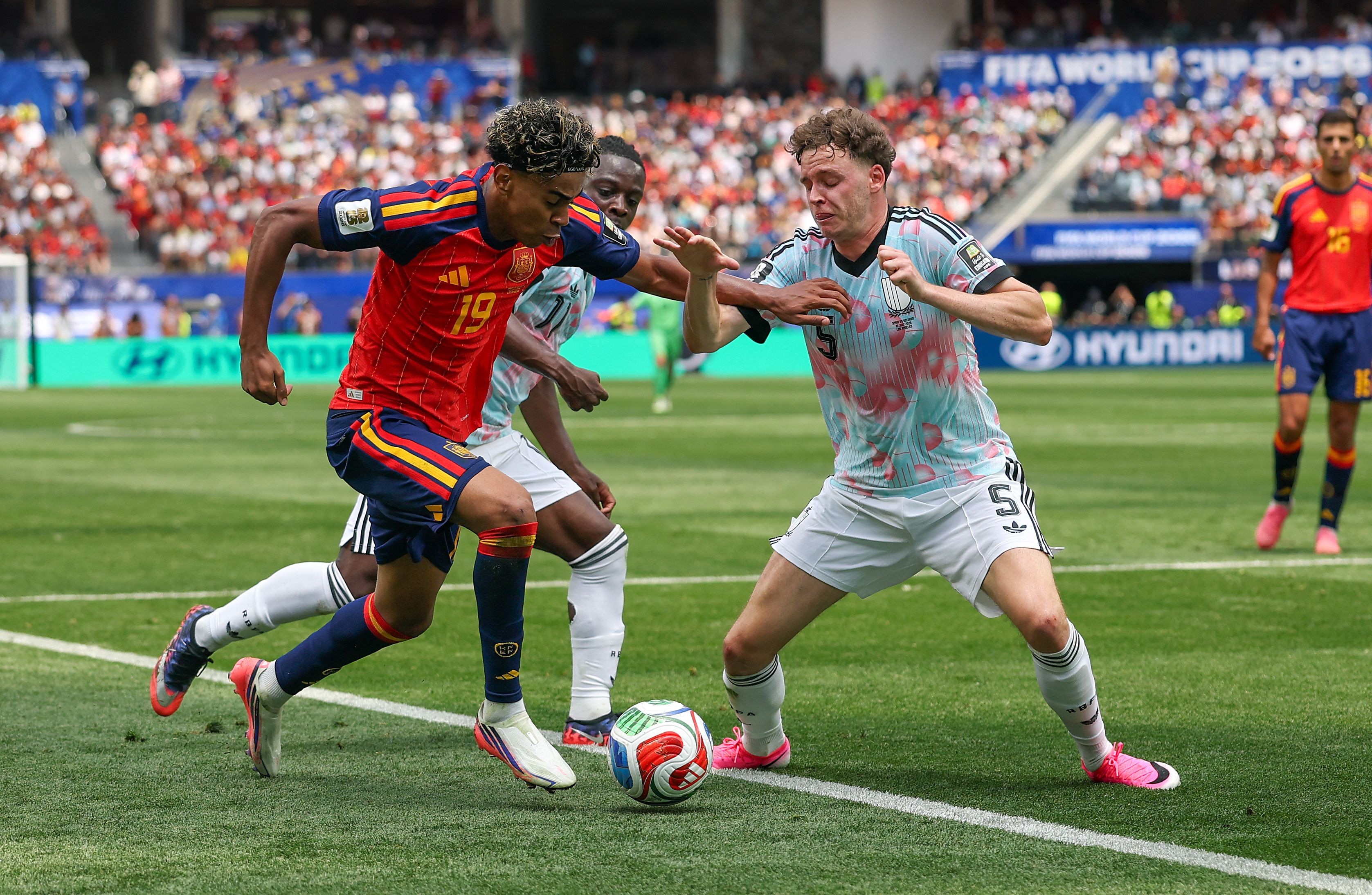 Jogadores da Espanha são os que mais correram na Copa entre os semifinalistas, e argentinos percorreram as menores distâncias