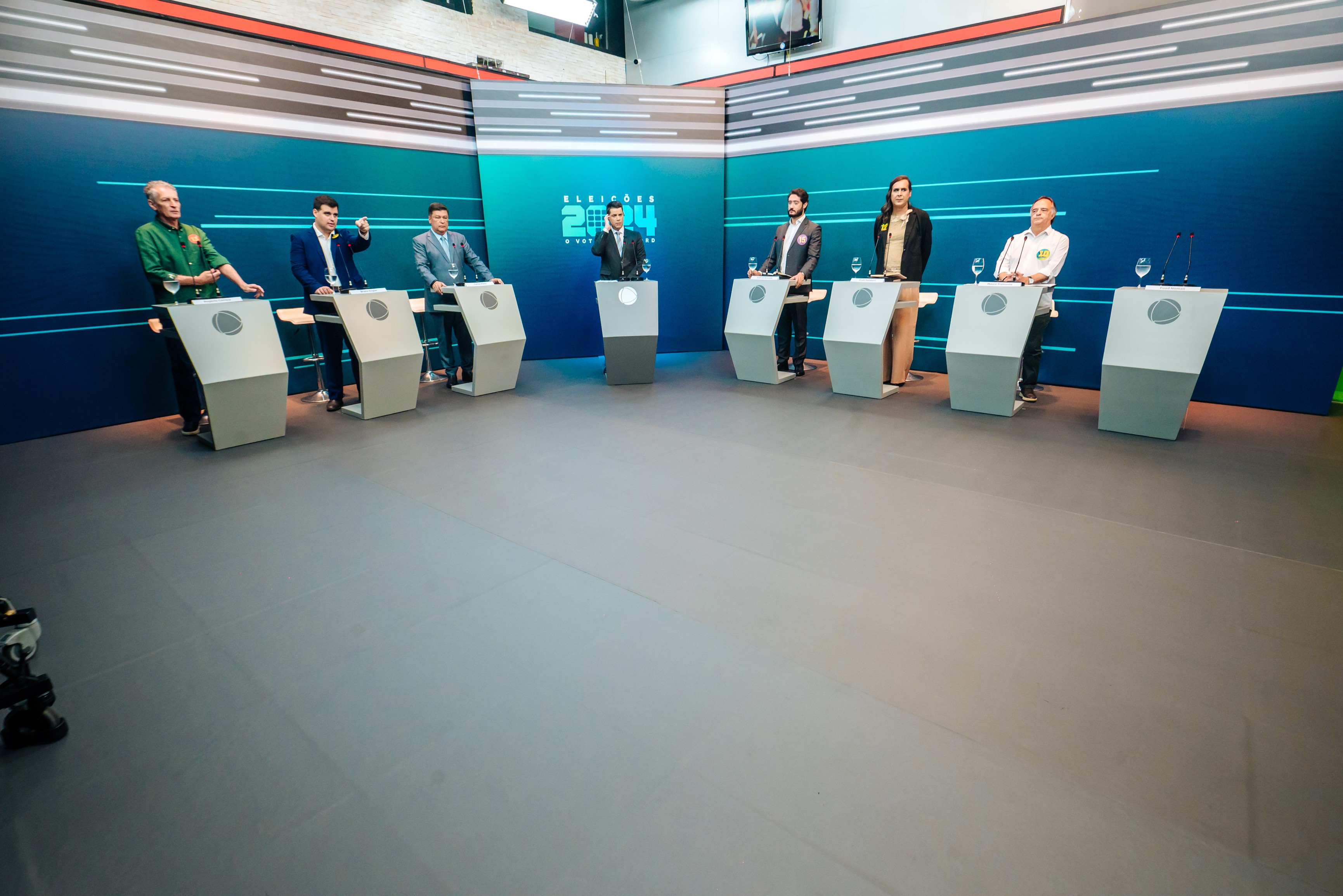 Debate Record BH: com Fuad ausente, Tramonte vira alvo de adversários que questionam Kalil e Zema no palanque