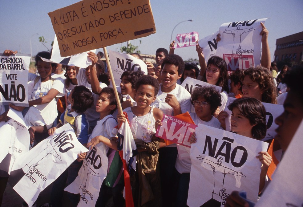 Moradores contra a emancipação da Barra também se reuniram nas ruas em 1988 — Foto: Arquivo