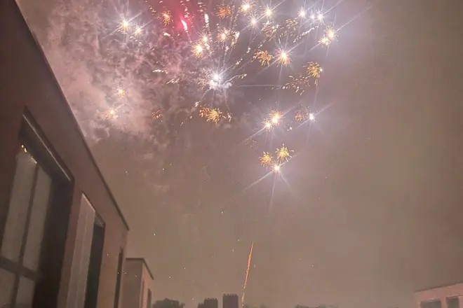 Clima de Libertadores? Atlético de Madrid denuncia ataque com fogos em hotel na véspera de jogo contra o Arsenal