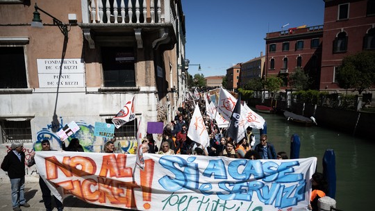 Moradores de Veneza protestam contra cobrança de taxa para visitantes: 'Parque de diversões'