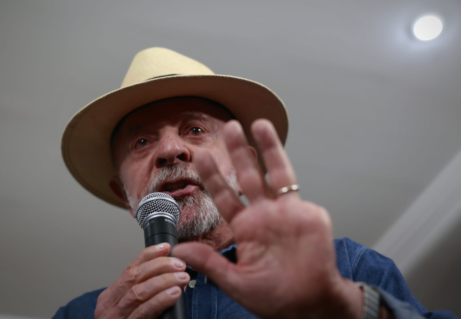 Lula rebate crítica de times de futebol, nega prejuízo com proibição a bets e cita lei das SAFs: 'Os clubes que se virem'