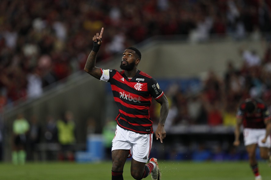 O MELHOR DA HISTÓRIA! Torcida do Flamengo elege Gerson como melhor faixa da história do clube