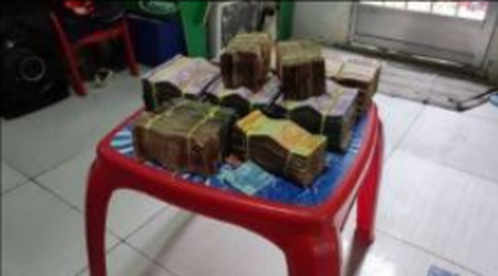 Imagem compartilhada por Thiago Soares Leite, vulgo Tizil, em grupos de Whatsapp ligados ao Comando Vermelho — Foto: Reprodução