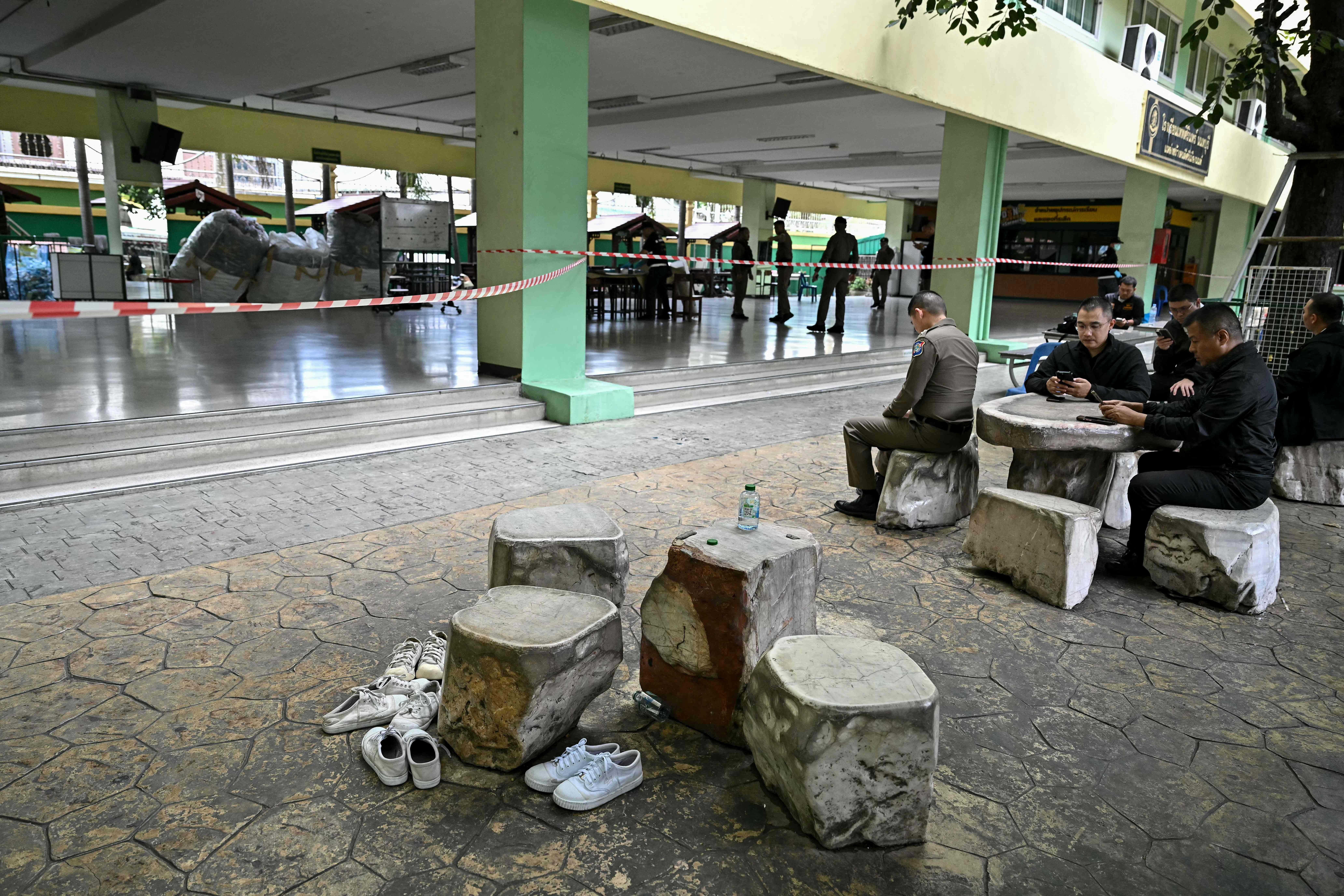 Adolescente assassinou os avós antes de seguir para escolar e matar outras cinco pessoas na Tailândia