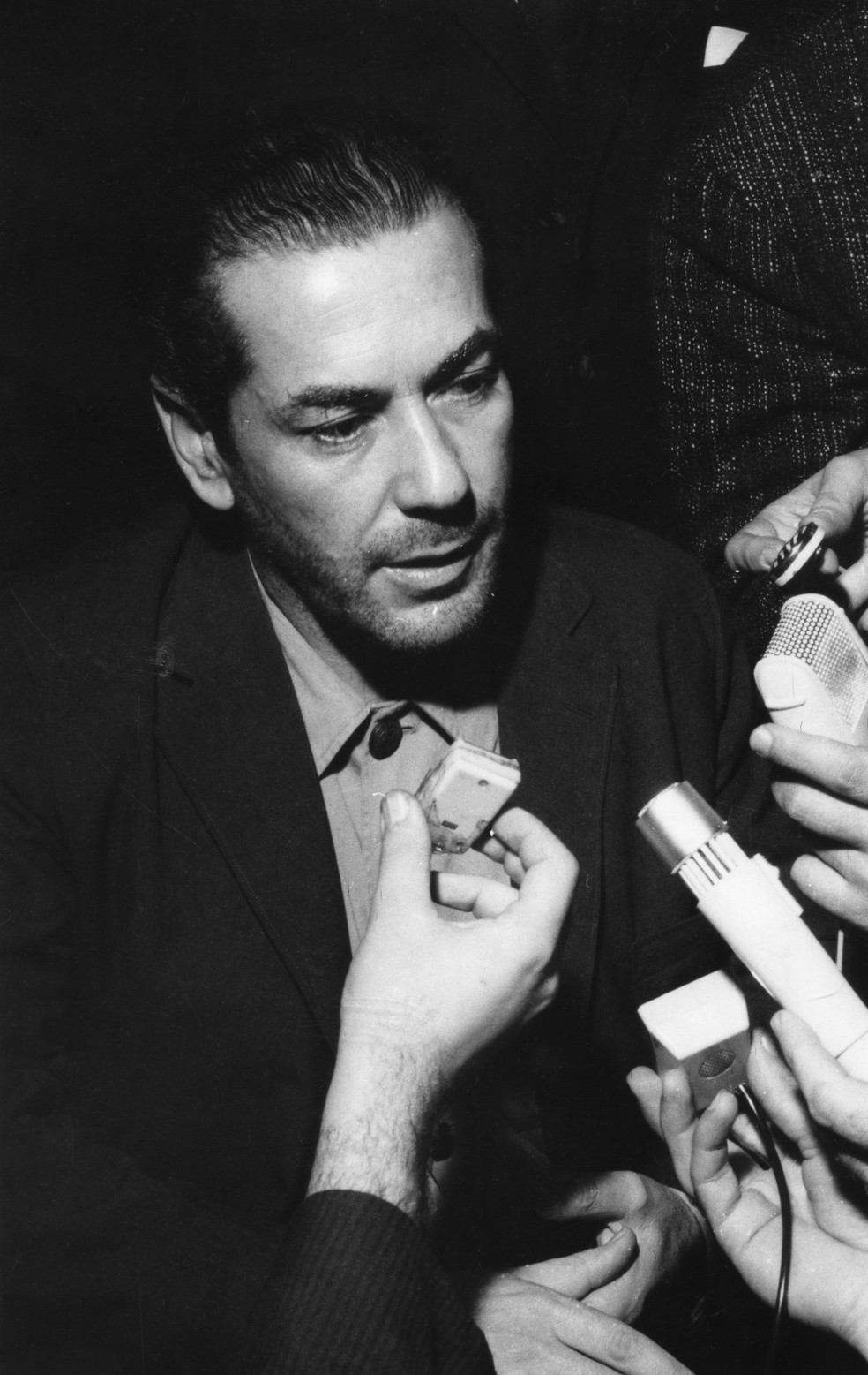 O ex-governador do Rio Grande do Sul e futuro governador do Rio de Janeiro, Leonel Brizola, em registro de 1965 durante exílio no Uruguai — Foto: Orbela/Acervo O Globo
