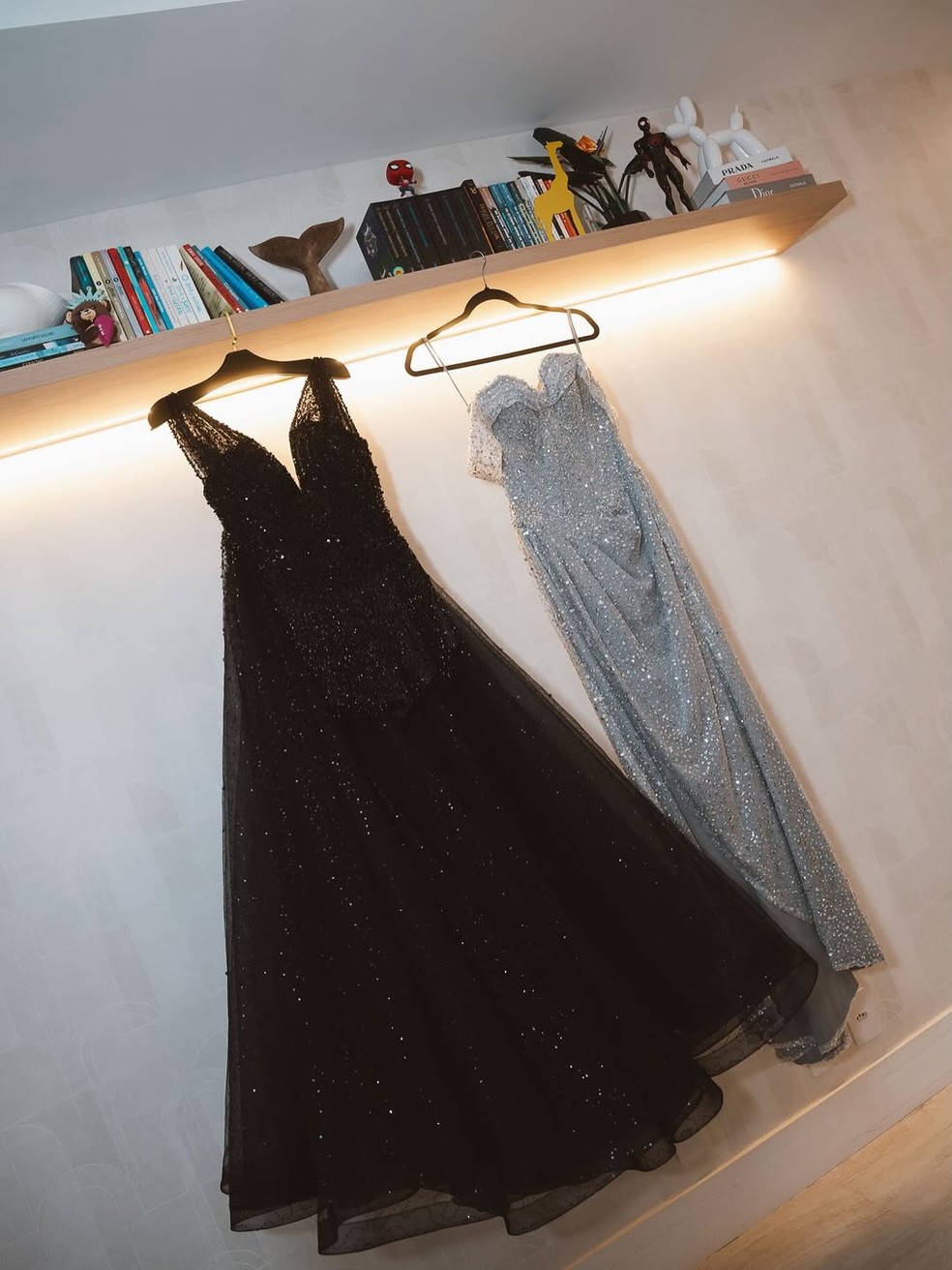 Flávia Alessandra exibe detalhes dos vestidos criados para os 15 anos da filha caçula — Foto: Reprodução Instagram