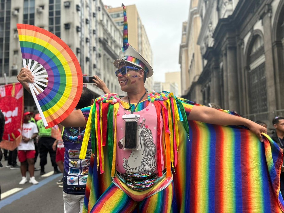 Camiseta Me Chama de Trio Elétrico e Vem Atrás - Carnaval Pride Bras