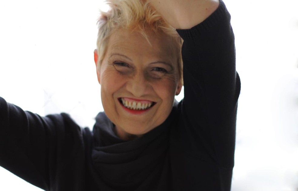 Longe dos holofotes, a cantora, compositora e instrumentista viveu anos de parceria com Luhli e compôs mais de 11 músicas gravadas por Ney Matogrosso, seu amigo — Foto: Arquivo pessoal/ Olivia Hublet