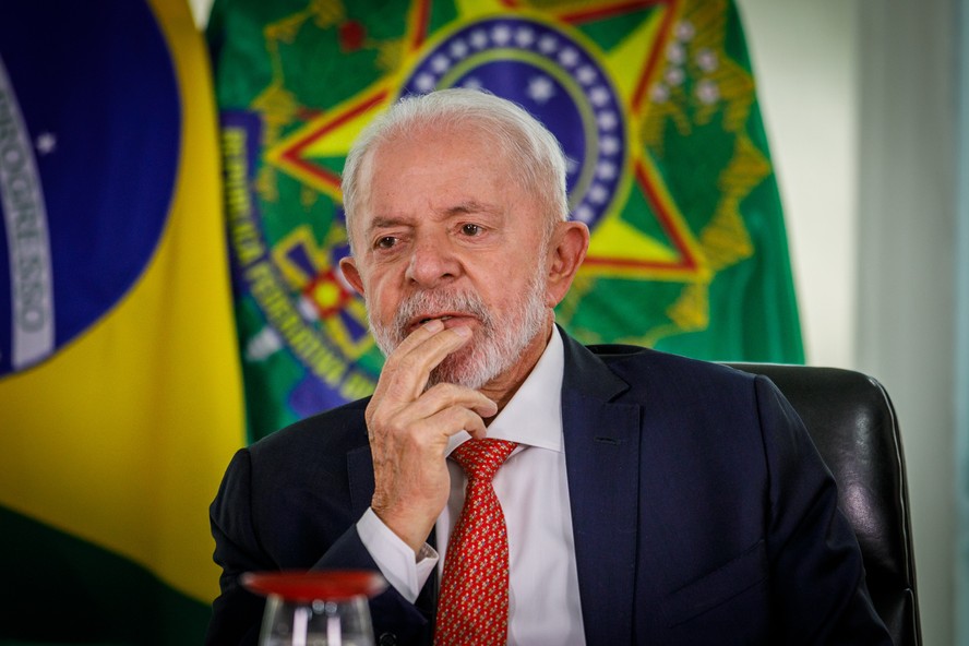 Lula se reúne com número 2 do Itamaraty para discutir situação da Venezuela