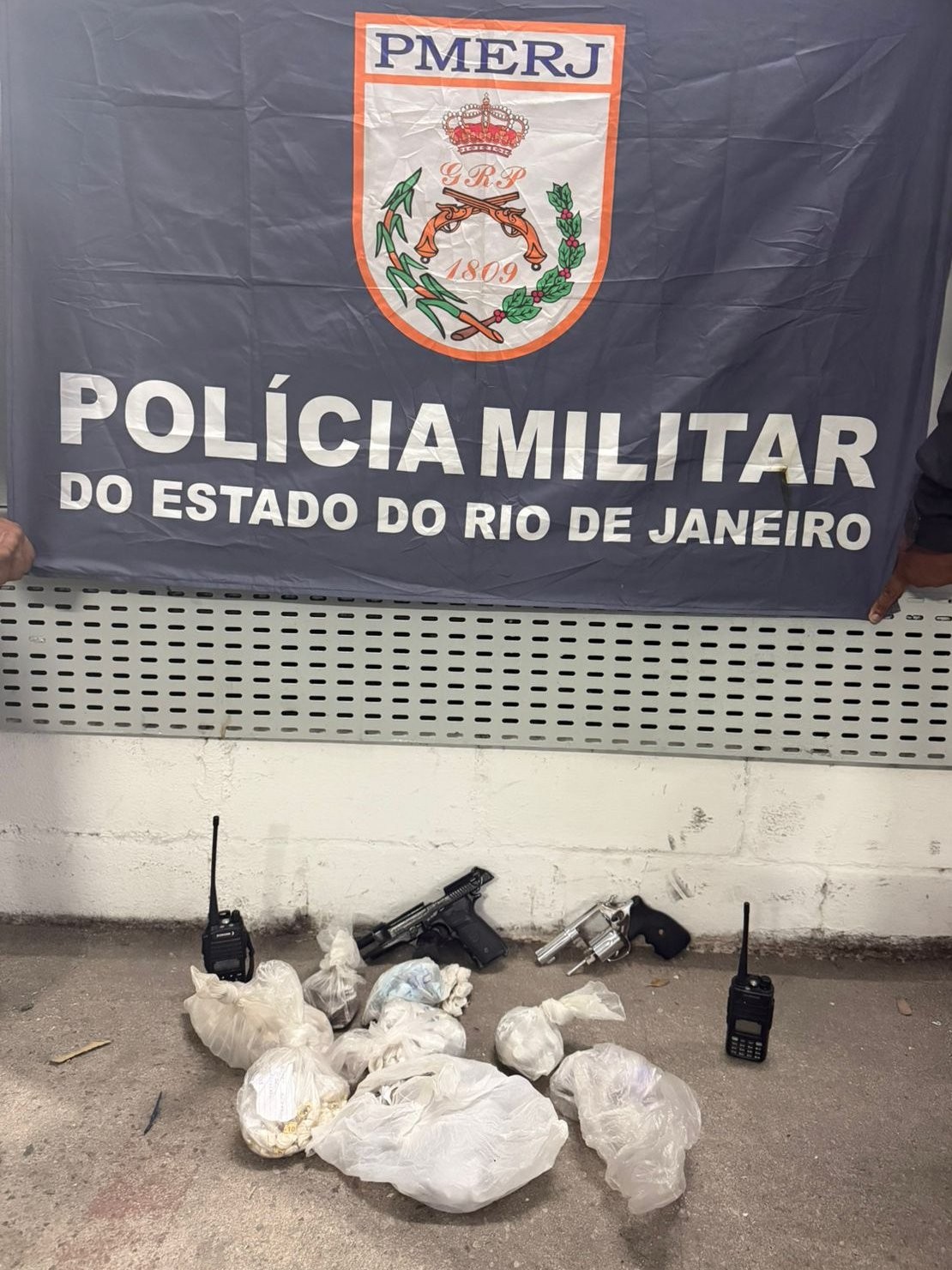 Homem morre e cinco são presos após confronto com a PM em Curicica