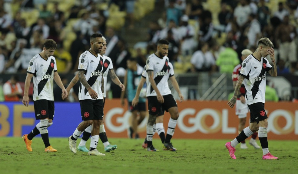Vasco foi goleado pelo Flamengo no Maracanã — Foto: Alexandre Cassiano