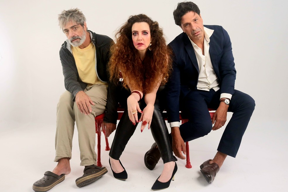 Roney Villela, Larissa Maciel e Miguel Tavares em ensaio da peça "Fim de tarde" — Foto: Divulgação/Rodrigo Calonga