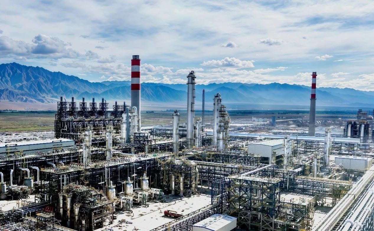 'Mais resistente': China desenvolve borracha sintética com terras raras para pneus de veículos elétricos