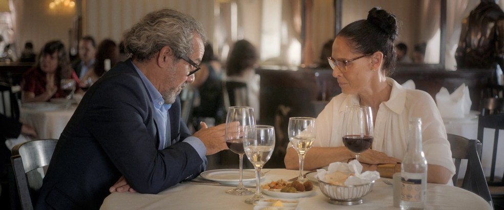 Lula Terra e Sonia Braga em "Aquarius", de Kleber Mendonça Filho — Foto: Reprodução