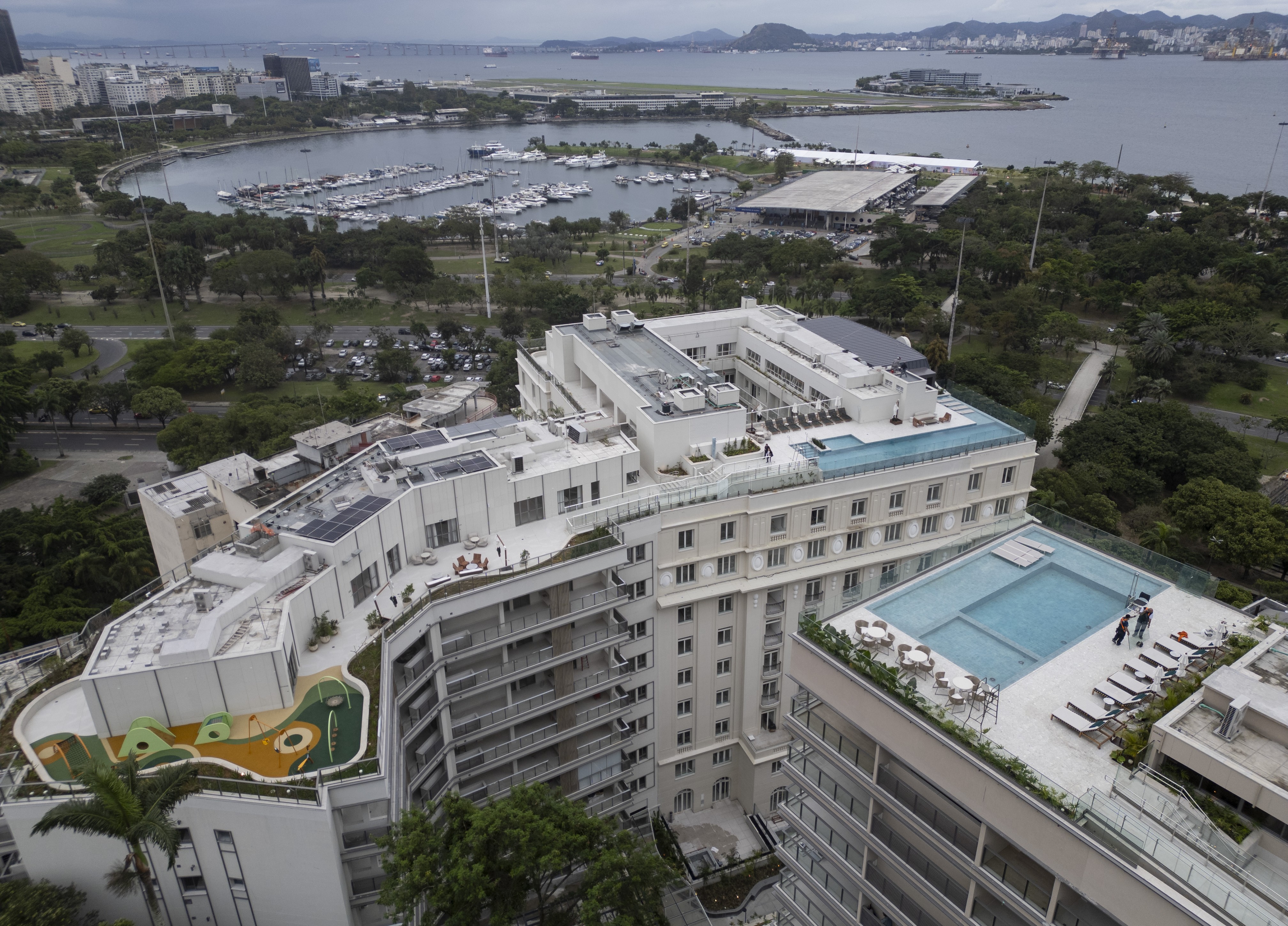 Primeiros moradores fazem check in no Glria renovado | Variedades | QTU Notícias