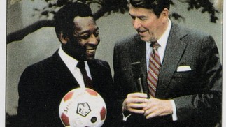 Pelé e o presidente Ronald Reagan, em 1982. O Rei apoiou a candidatura dos EUA à sede da Copa de 1986  — Foto: Arquivo