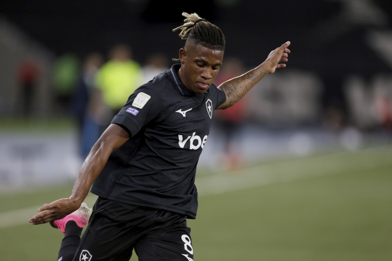 Atalanta apresenta oferta por Danilo e Botafogo analisa; saiba valores - QTU Questões do Universo