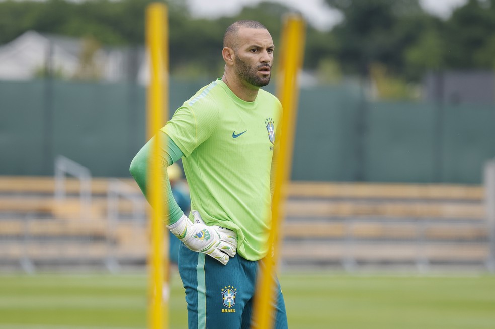 Treino da Seleção Brasileira em Nova Jersey nesta terça-feira (23). Na foto, Weverton — Foto: Rafael Ribeiro / CBF