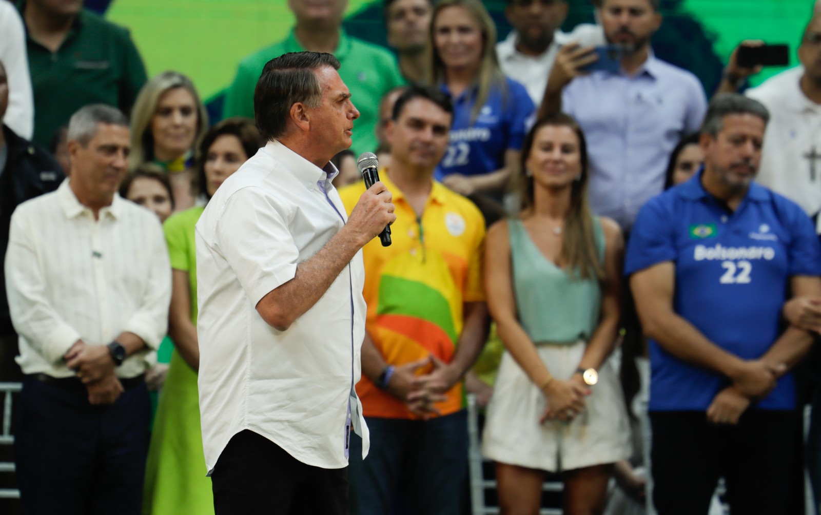 Com o vice Braga Netto e o presidente da Câmara, Arthur Lira (DEM), Bolsonaro oficiou sua candidatura à reeleição — Foto: Gabriel de Paiva / Agência O Globo