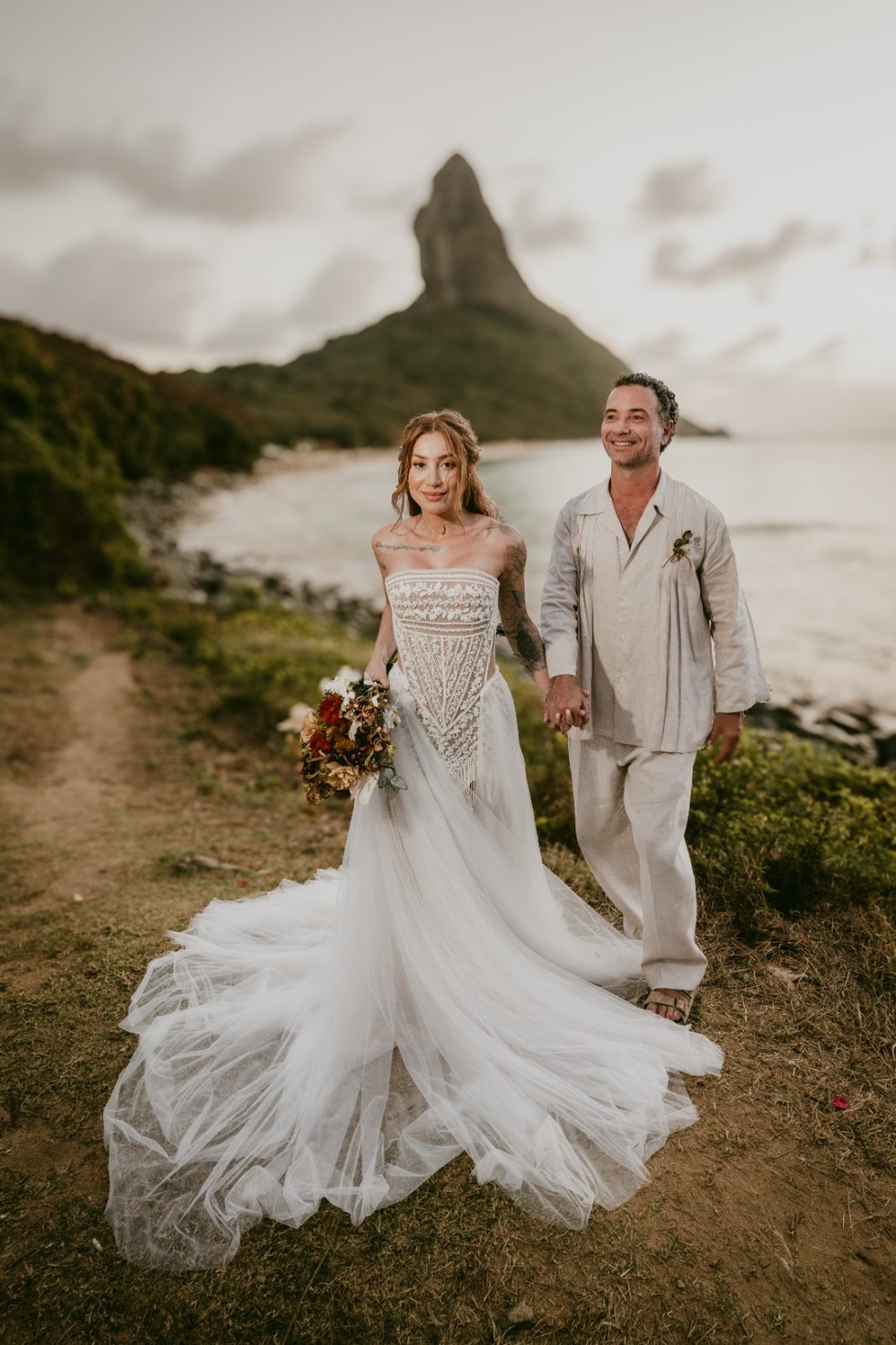 Jéssica Correia e Marco Luque se casam em Noronha — Foto: Santiago Salazar / @fotografandonoronha