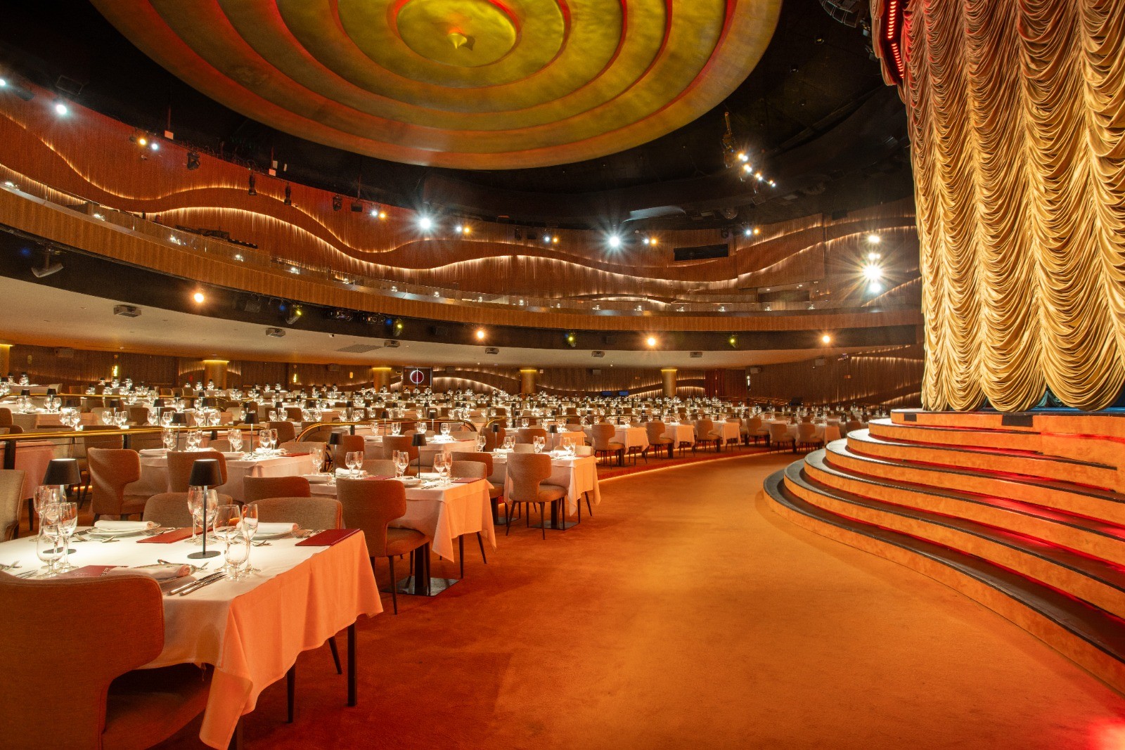 Roxy Dinner Show vira destaque mundial e entra no top 10% do TripAdvisor